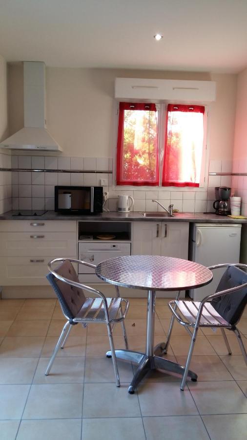Au Bon Penequet Panzió Pujaut Kültér fotó